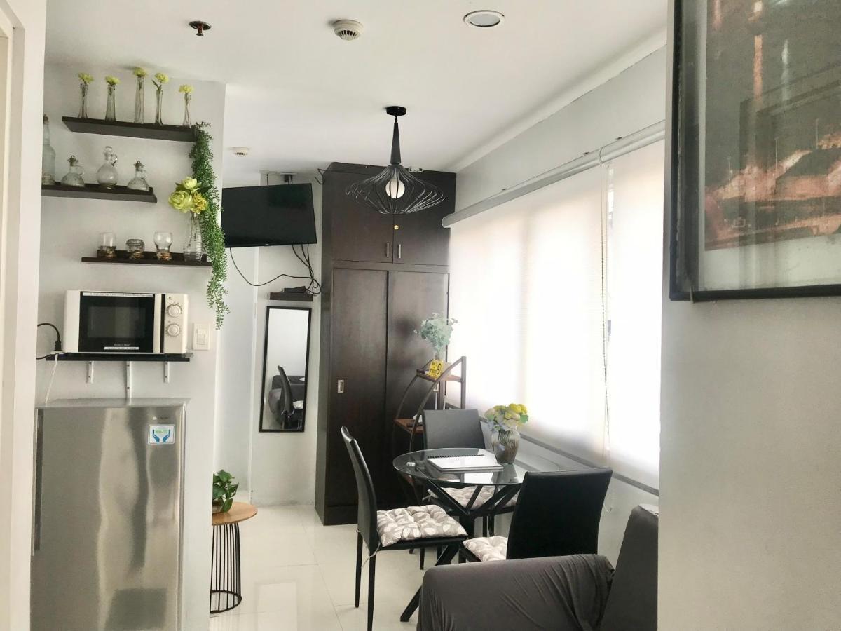Cozy And Full Service Condo At The Heart Of Bacolod Luaran gambar