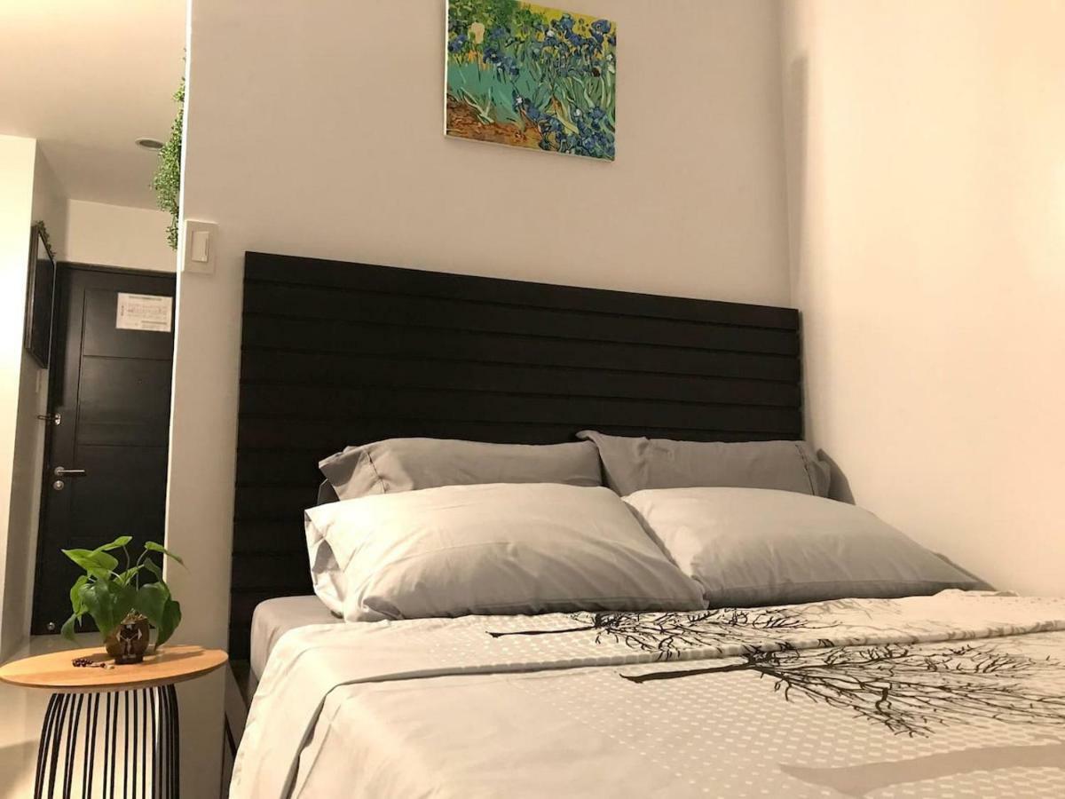 Cozy And Full Service Condo At The Heart Of Bacolod Luaran gambar