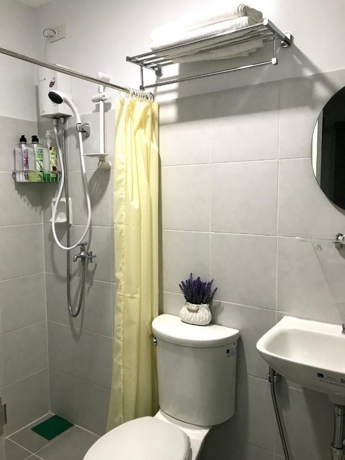 Cozy And Full Service Condo At The Heart Of Bacolod Luaran gambar