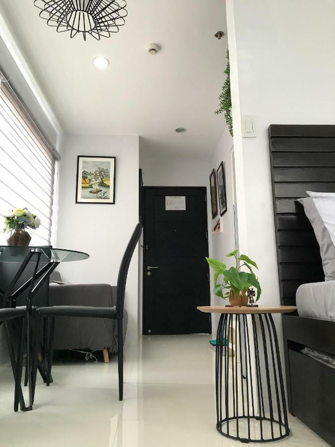 Cozy And Full Service Condo At The Heart Of Bacolod Luaran gambar